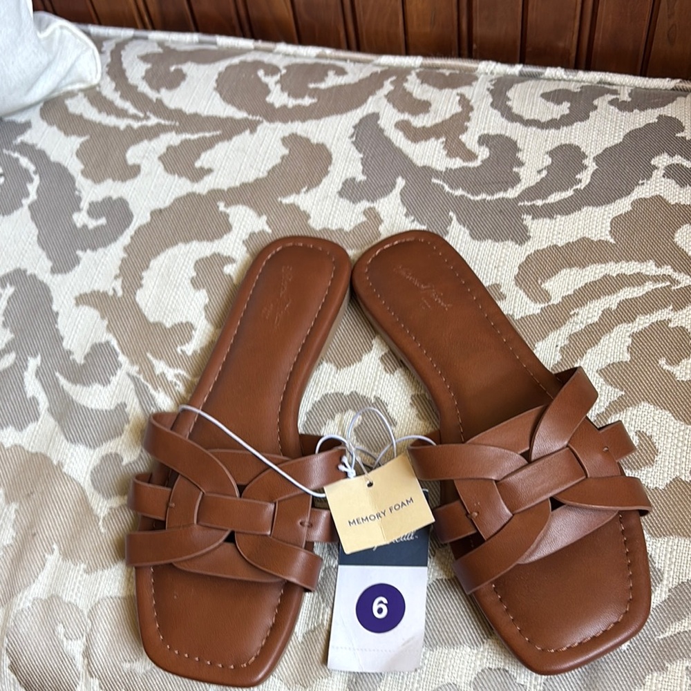 Universal Thread Brown Woven Slide Sandals 6M